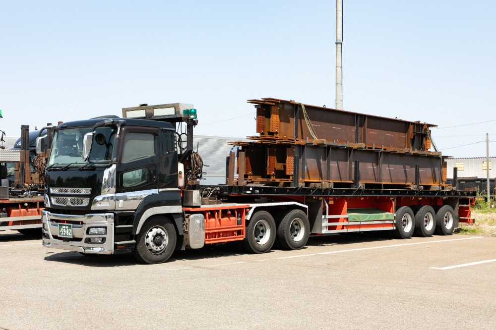 一般貨物輸送~ 全国対応!鉄骨などの重量物もお任せください ~